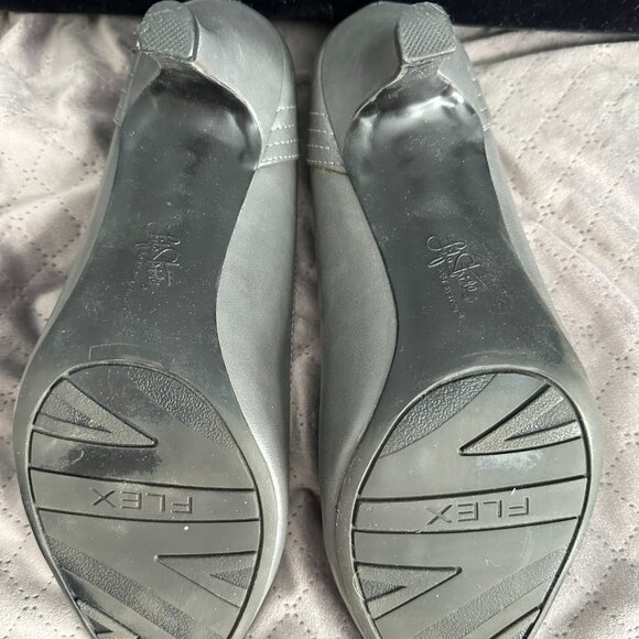 LifeStride Soft System Grey Heels Women’s 8.5 Comfort 2.5–3” Lightly Used - Picture 6 of 6